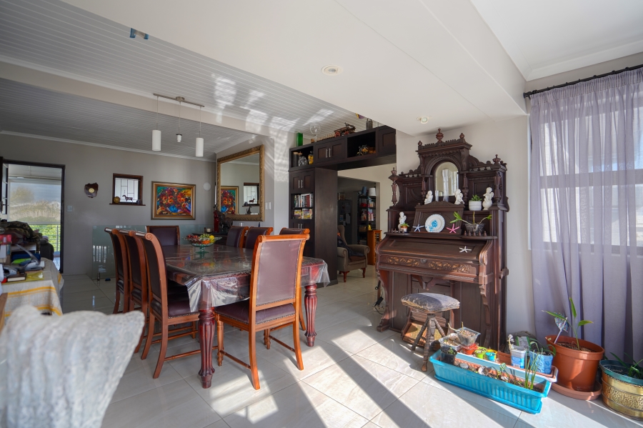 8 Bedroom Property for Sale in Melkbosstrand Central Western Cape
